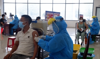 Đà Nẵng triển khai tiêm vắc-xin quy mô lớn