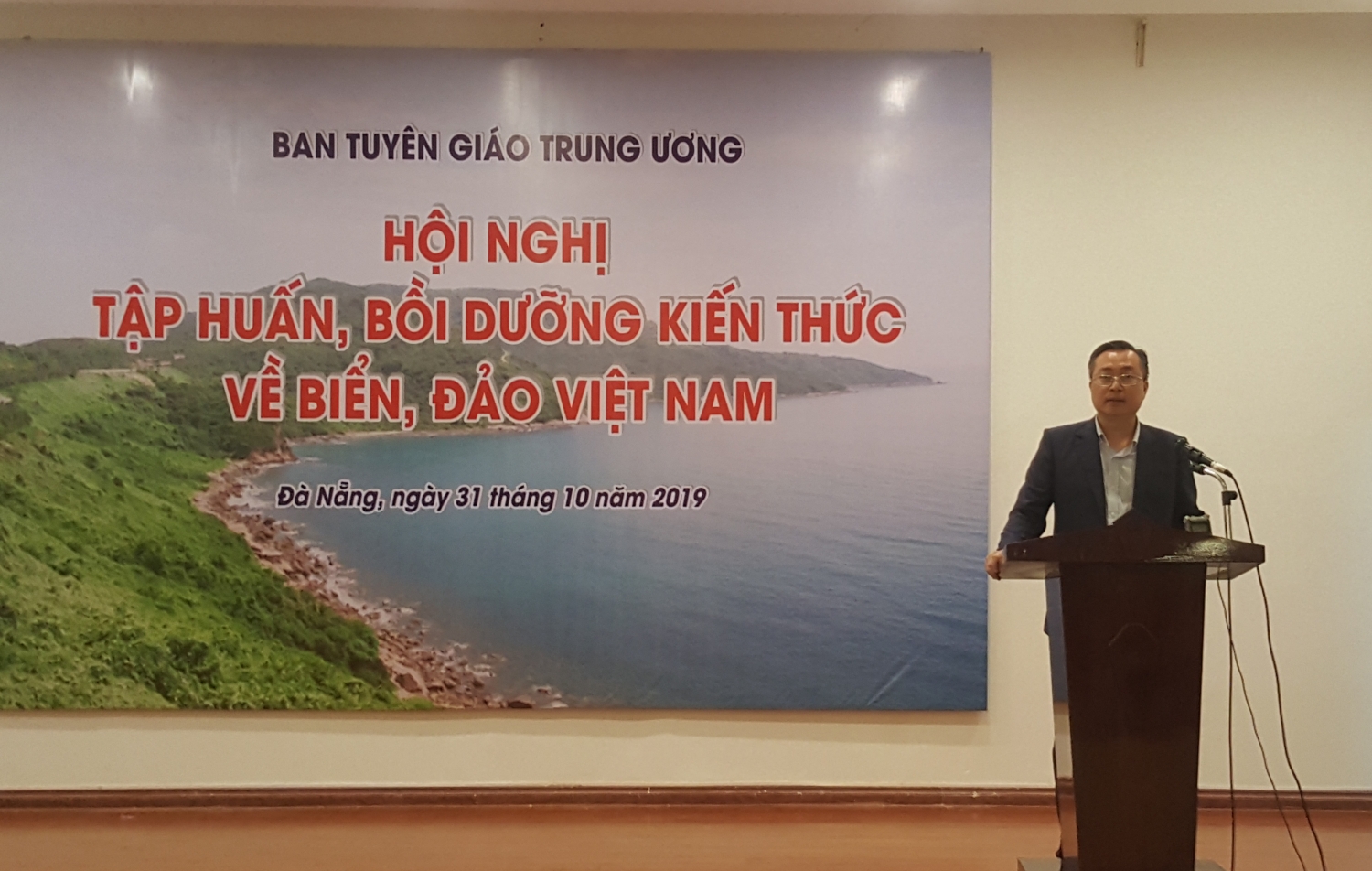 ban tuyen giao tw to chuc boi duong kien thuc bien dao cho cac co quan bao chi