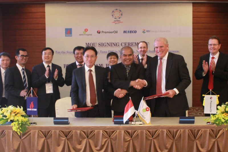 tgd nguyen vu truong son lam viec voi lanh dao gazprom premier oil plc va skk migas