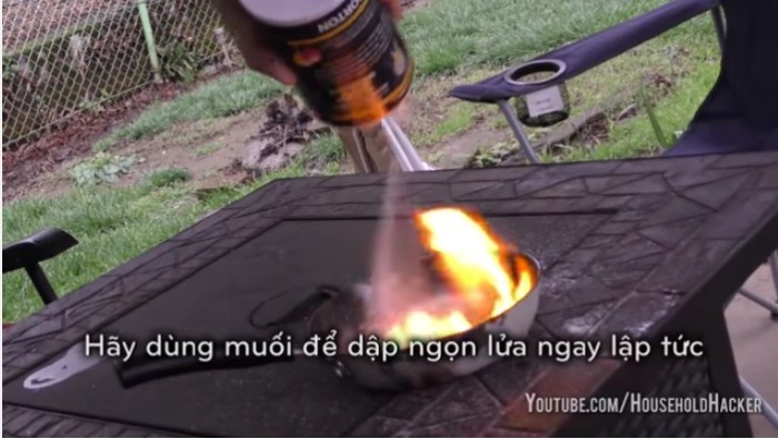 [Clip] Mẹo cực hay làm sạch đồ dùng từ muối ăn