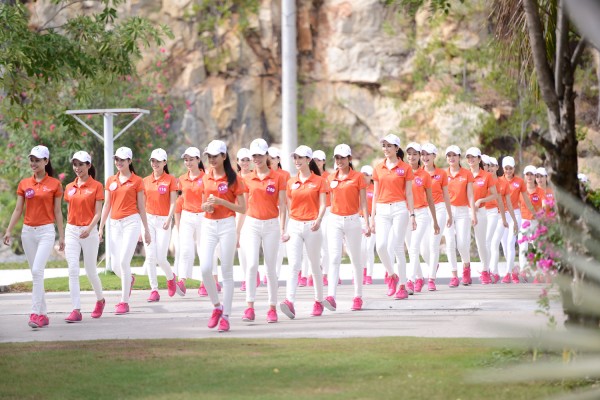 hon 10 ty dong giai thuong cho tan hoa hau hoan vu viet nam 2015