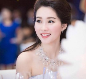 Vẻ ngọt ngào mê hoặc của Hoa hậu Thu Thảo