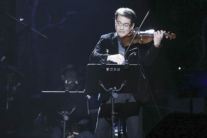 nghe si xuan huy chung toi doi tieng vo tay