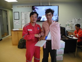 Cán bộ giàn Hải Thạch cứu ngư dân bị tai nạn trên biển