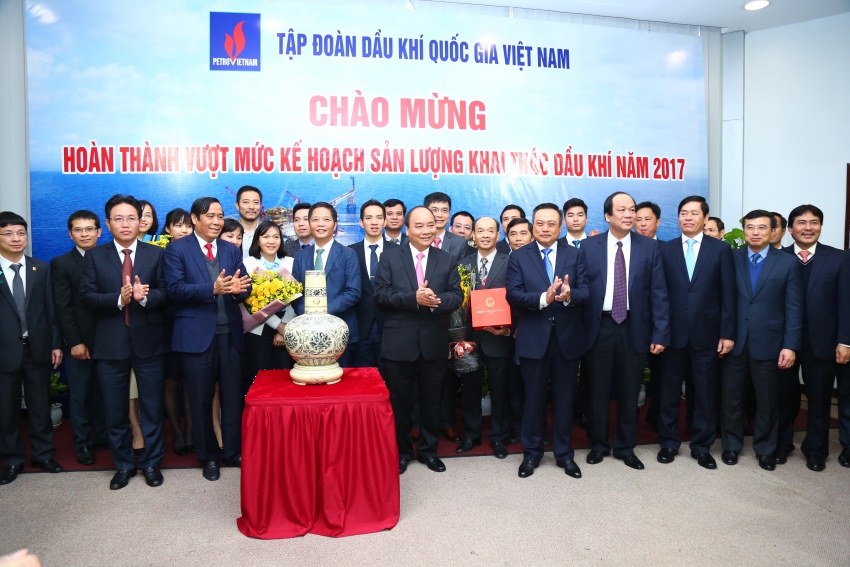 chu tich pvn tran sy thanh muon dung cung lam cung voi nguoi lao dong dau khi