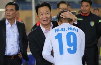 “Gà cưng” Quang Hải lập kỳ tích, bầu Hiển liên tiếp nhận tin mừng