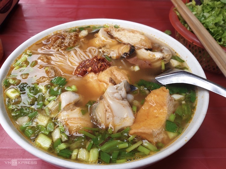 Bát bún riêu 55.000 đồng ngày mùng 2 Tết