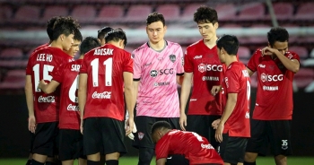 Muangthong United có động thái cứng rắn, yêu cầu Văn Lâm phải xin lỗi