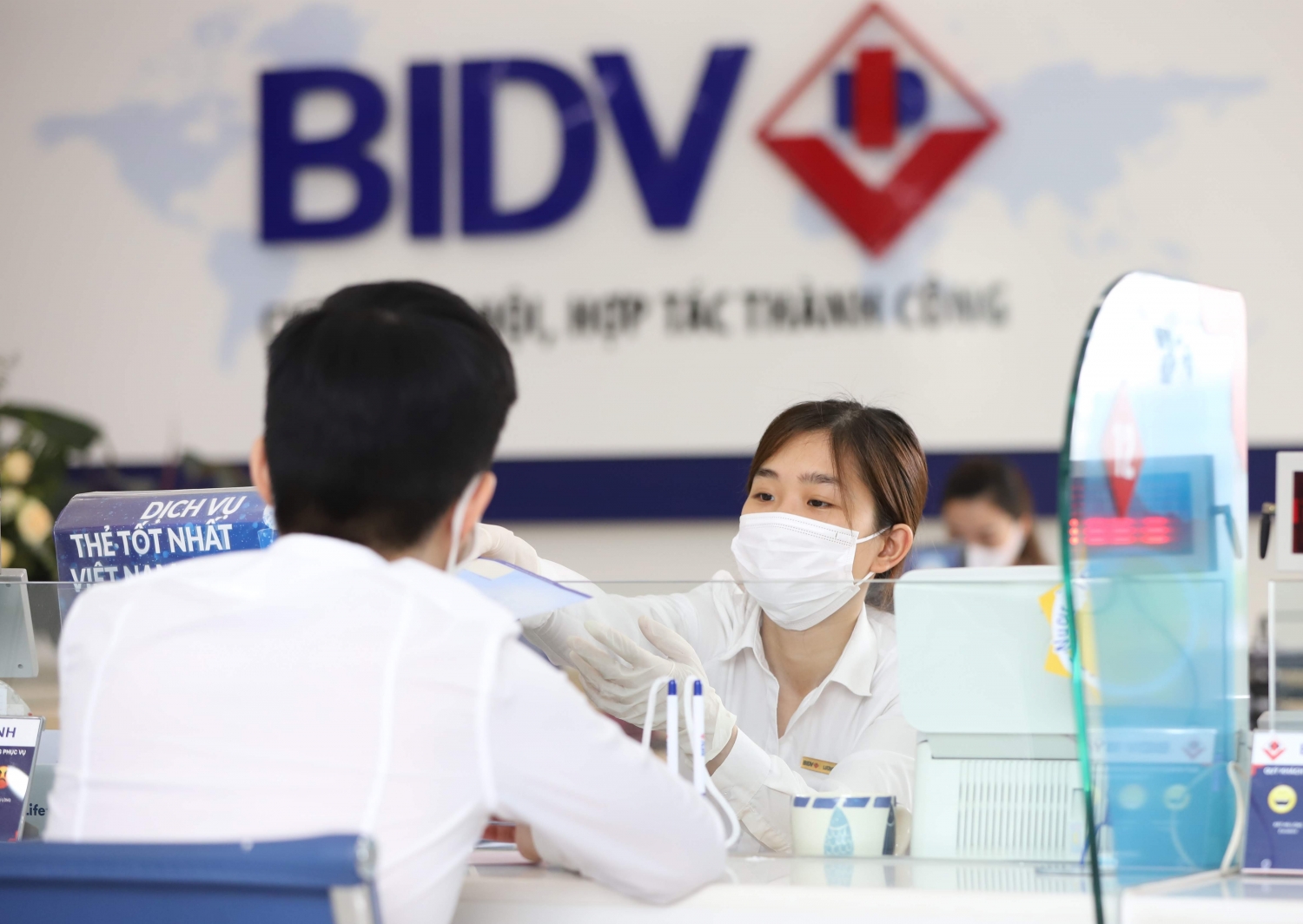 BIDV chủ động giảm thu 7.900 tỷ đồng hỗ trợ các khách hàng ảnh hưởng bởi Covid-19