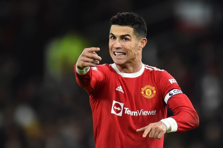 C.Ronaldo có thể gia nhập PSG và đá cặp với Lionel Messi - 1