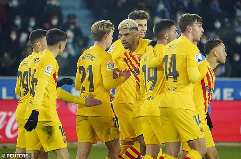 Real Madrid hòa thất vọng, Barcelona vươn lên thứ 5 ở La Liga - 7