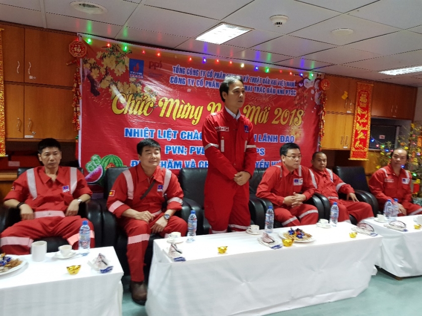 lanh dao pvn lam viec voi can bo nhan vien du an lo 0102