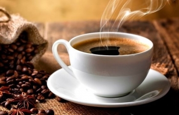 Trong khi “ông bà chủ” Trung Nguyên tranh chấp, Vinacafé đã kiếm bộn tiền