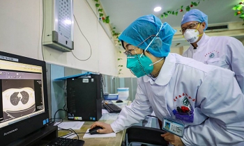 Nữ bác sĩ đầu tiên phát hiện virus corona