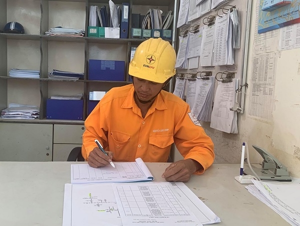 Người thợ điện 
