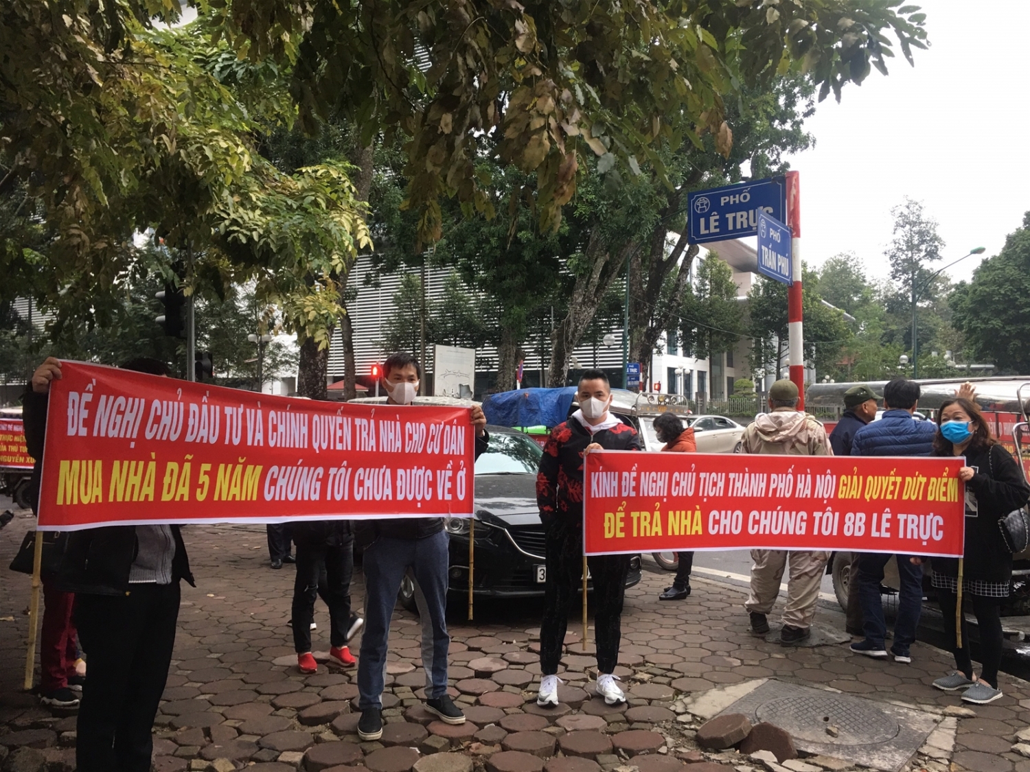 cu dan 8b le truc cang bang ron doi quyen loi