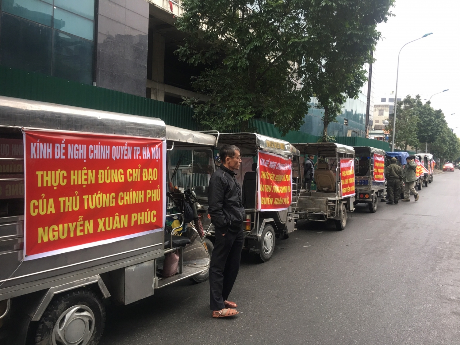 cu dan 8b le truc cang bang ron doi quyen loi