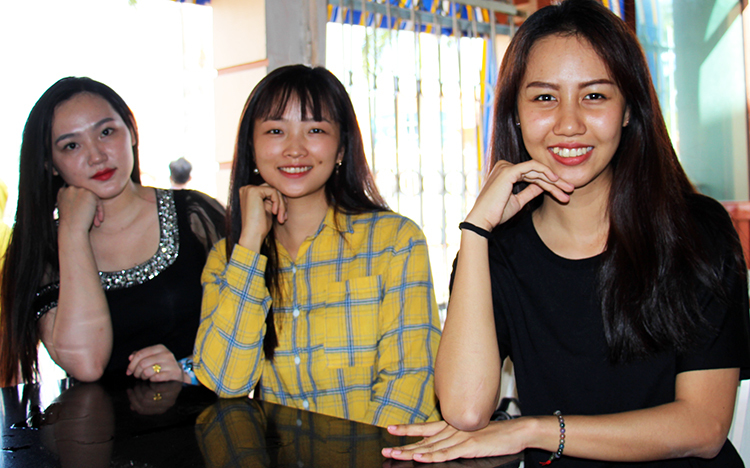 ba co gai mien tay tinh nguyen nhap ngu