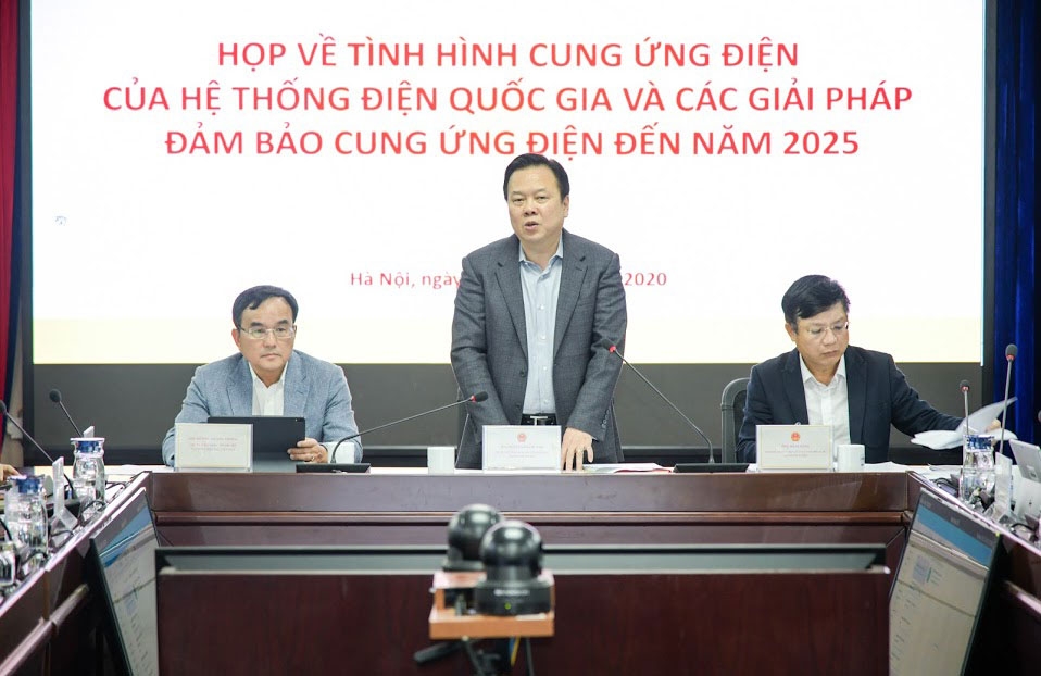Năm 2020, thực hiện quyết liệt các giải pháp đảm bảo cung ứng đủ điện