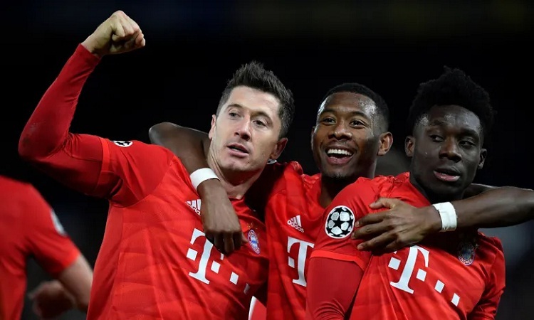 Bayern đè bẹp Chelsea