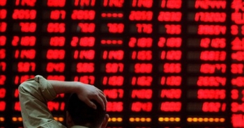 Chứng khoán bị bán tháo, ngân hàng bầu Hiển bất ngờ “gây sốt”