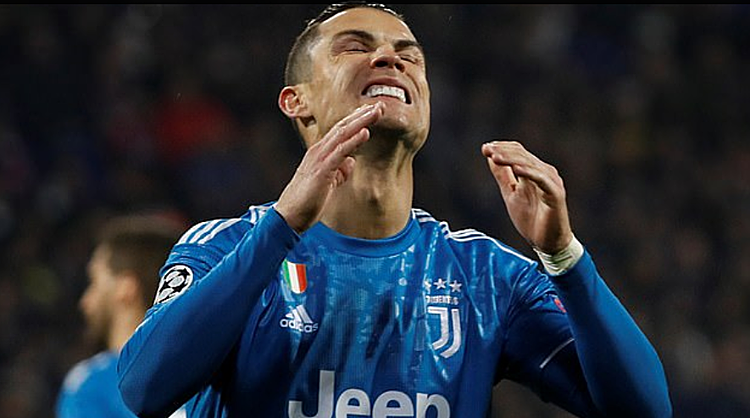 Juventus thua trên sân Lyon