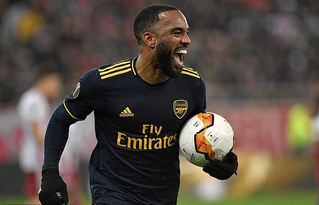 Man Utd, Arsenal chờ vé đi tiếp