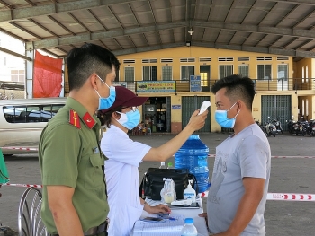 Áp dụng biện pháp phòng dịch phù hợp, hạn chế tối đa bất lợi cho nhân dân