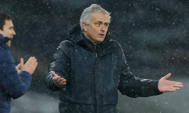 Mourinho thua trận thứ ba liên tiếp: Chết chìm bởi sự... cứng nhắc - 1