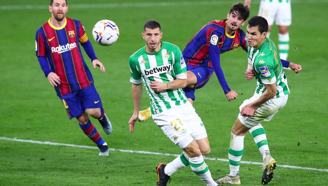 Messi lập công, Barcelona chiếm vị trí thứ hai của Real Madrid - 4