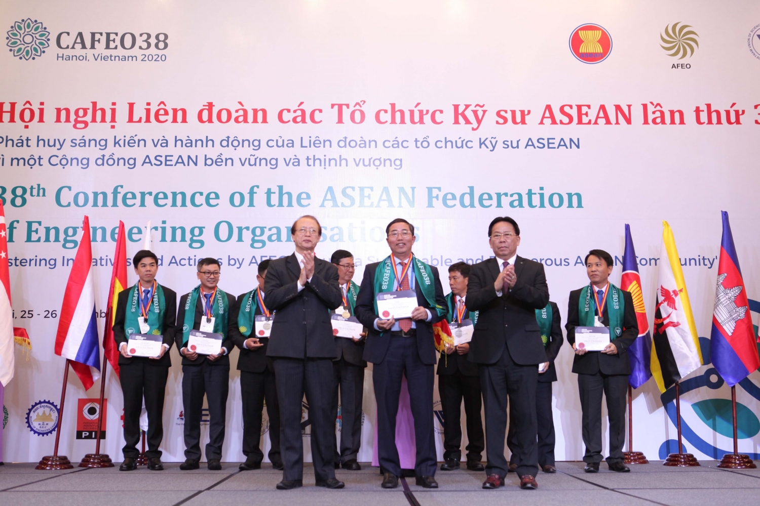 Kỹ sư điện Việt Nam vươn tầm khu vực