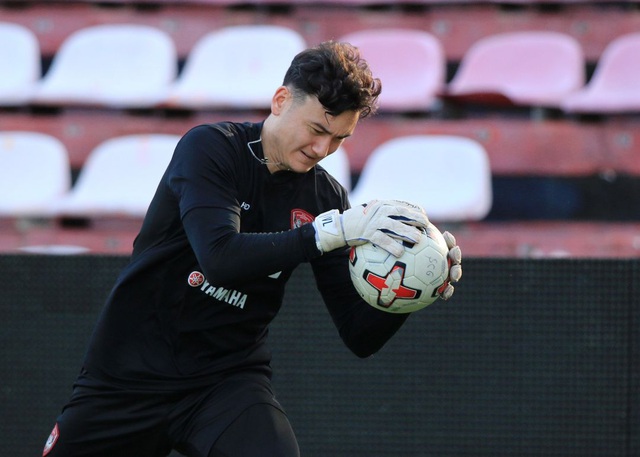 Báo Hàn Quốc chỉ ra mối lo lắng lớn nhất của Văn Lâm ở Nhật Bản - 2 Báo Hàn Quốc chỉ ra mối lo lắng lớn nhất của Văn Lâm ở Nhật Bản - 2