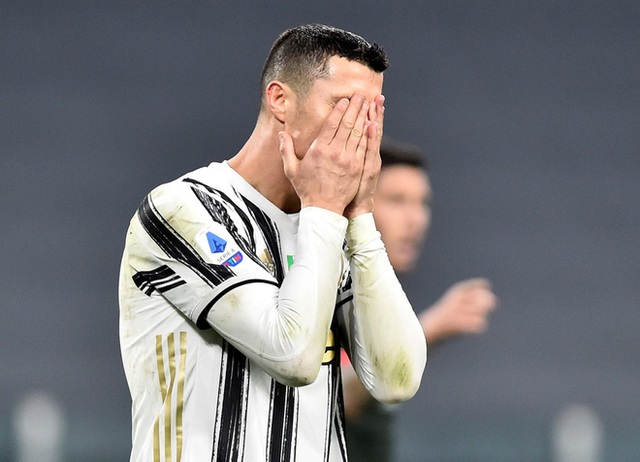 Ghi bàn như máy, C.Ronaldo vẫn bị chê bai - 1
