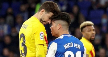 Pique bị thẻ đỏ, Barcelona hòa may mắn Espanyol và trở lại top 4 La Liga