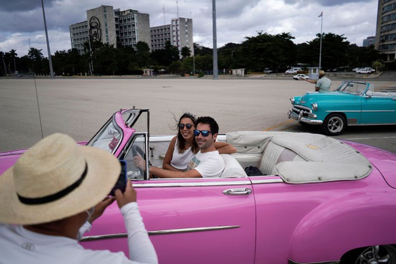 Vũ khí giúp Cuba đẩy lùi thành công bão Omicron - 1