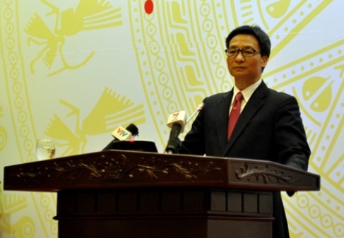 "Không phải vì chống buôn lậu mà tăng giá xăng"