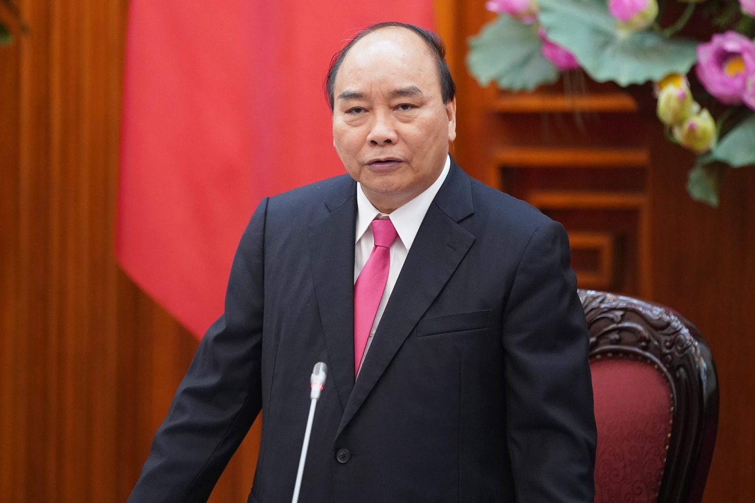 Thủ tướng: Không cần sản xuất ô tô trong nước, nhập khẩu toàn bộ là quan điểm sai lầm