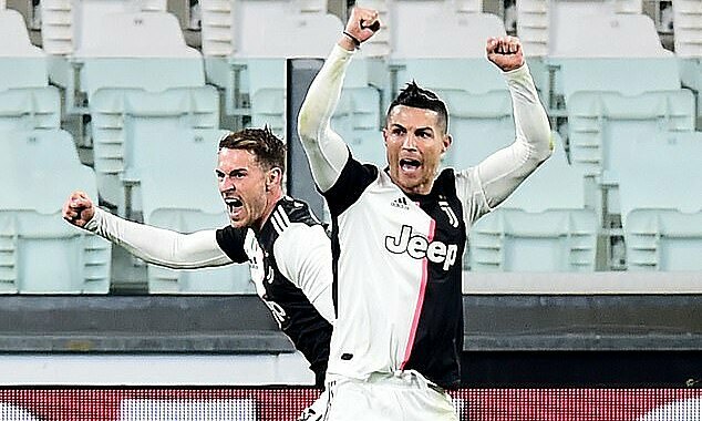 Juventus nhấn chìm Inter