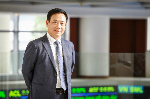ong tran van dung chung khoan giam manh do hoi tu nhieu tin xau
