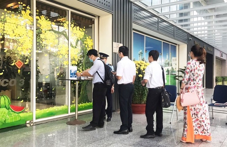 Cho nhân viên làm từ xa, nghỉ luân phiên ngừa Covid-19
