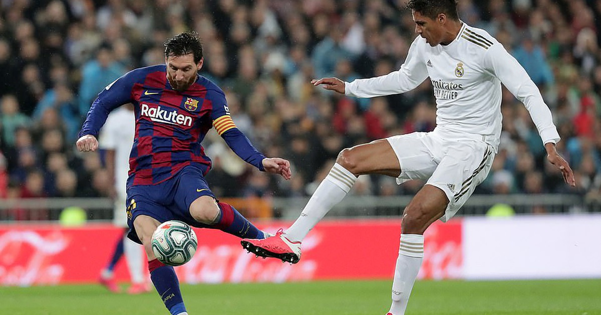 Chủ tịch UEFA bác bỏ việc trao chức vô địch cho Barcelona hay Liverpool
