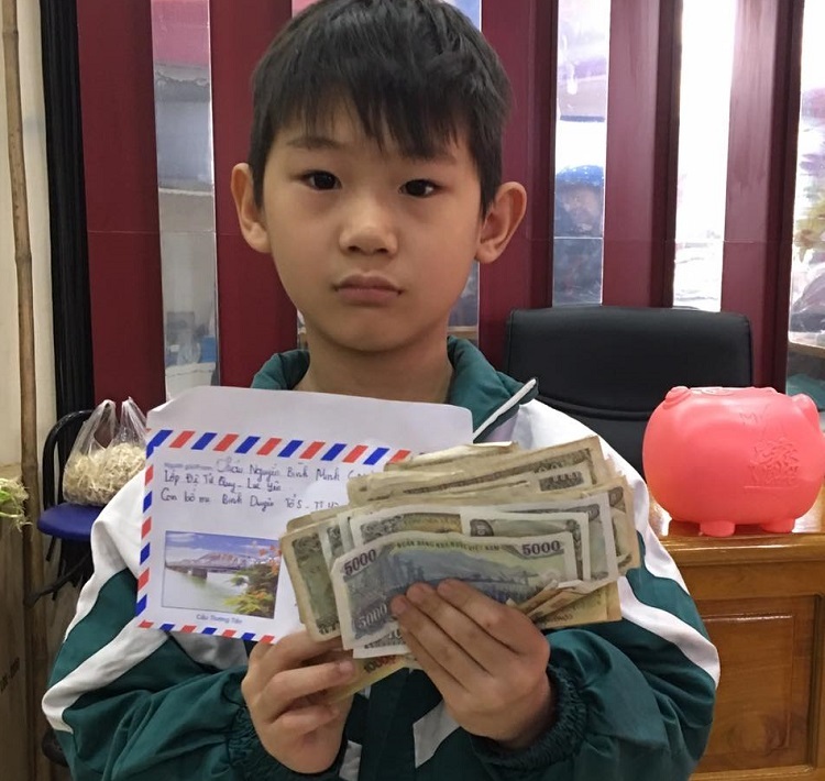 Bé 8 tuổi 