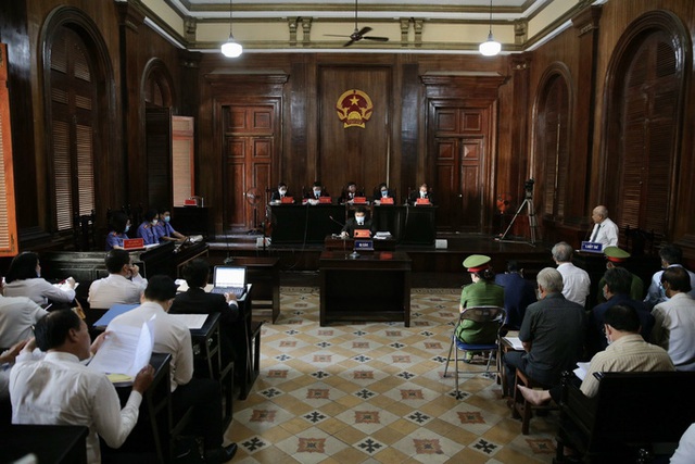 Bất ngờ xuất hiện tài liệu hoàn toàn mới trong phiên xử đại gia Bạch Diệp - 1 Bất ngờ xuất hiện tài liệu hoàn toàn mới trong phiên xử đại gia Bạch Diệp - 1