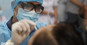 9 triệu chứng phổ biến ở người nhiễm biến thể Omicron