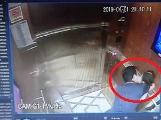 “3 lần xô vào ôm hôn bé gái trong thang máy sao có thể gọi là… nựng?!”