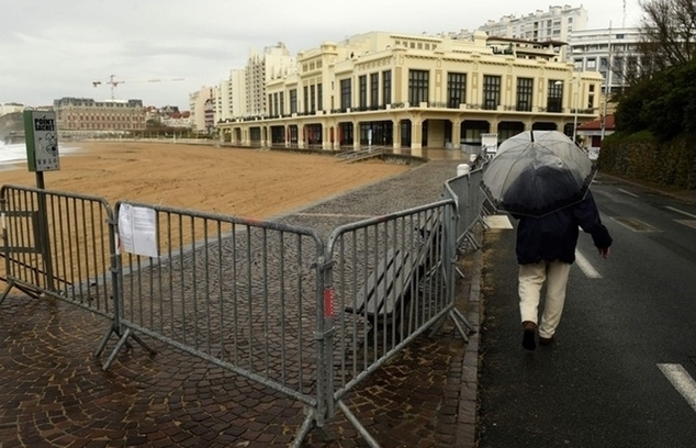 Điều kiện để các nước dỡ lệnh phong tỏa