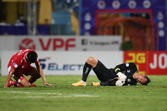 CLB Hà Nội 0-1 CLB Viettel: Trọng Hoàng ghi bàn, Quang Hải kém duyên - 18