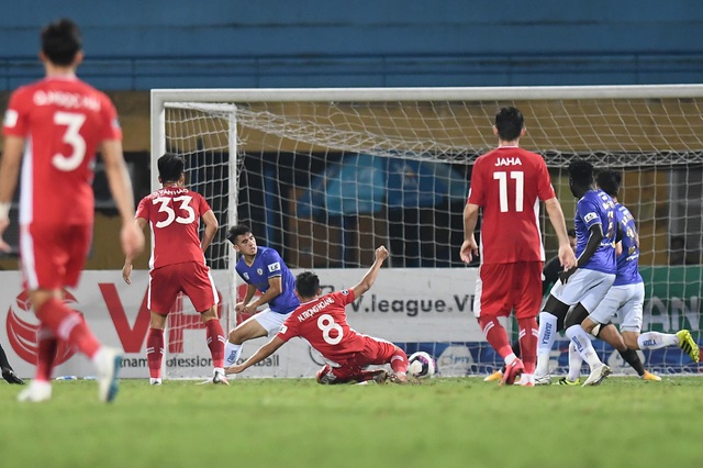 CLB Hà Nội 0-1 CLB Viettel: Trọng Hoàng ghi bàn, Quang Hải kém duyên - 5
