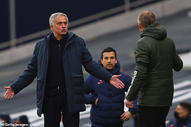 Chạm cột mốc tệ hại, HLV Mourinho đòi đuổi thẳng cổ Pogba - 1
