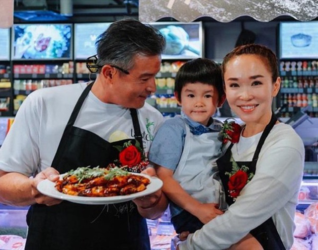 Nhan sắc của Cô Cô Phạm Văn Phương ở tuổi 50 có đẹp như lời đồn? - 11 Nhan sắc của Cô Cô Phạm Văn Phương ở tuổi 50 có đẹp như lời đồn? - 11